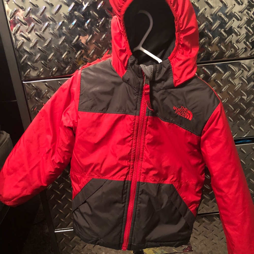 Children’s north face coat - Picture 3 of 3